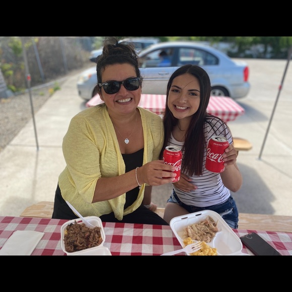 Meet your Posher, Sandra - Picture 1 of 1